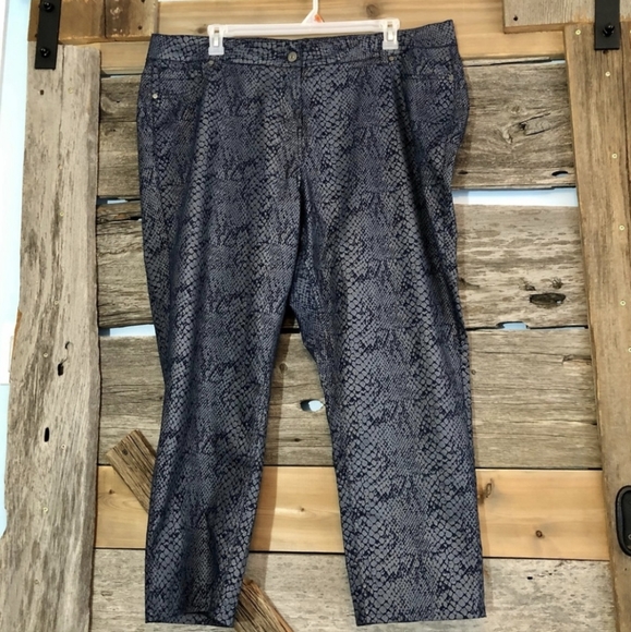 Penningtons Blue/Grey Snake Print Jeans - 24 - Picture 2 of 5